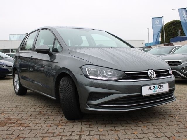 Grau Gebraucht 2019 VW Golf Sportsvan Comfortline Van / Kleinbus | 14.950 € (Fairer Preis) - Bild 1/4