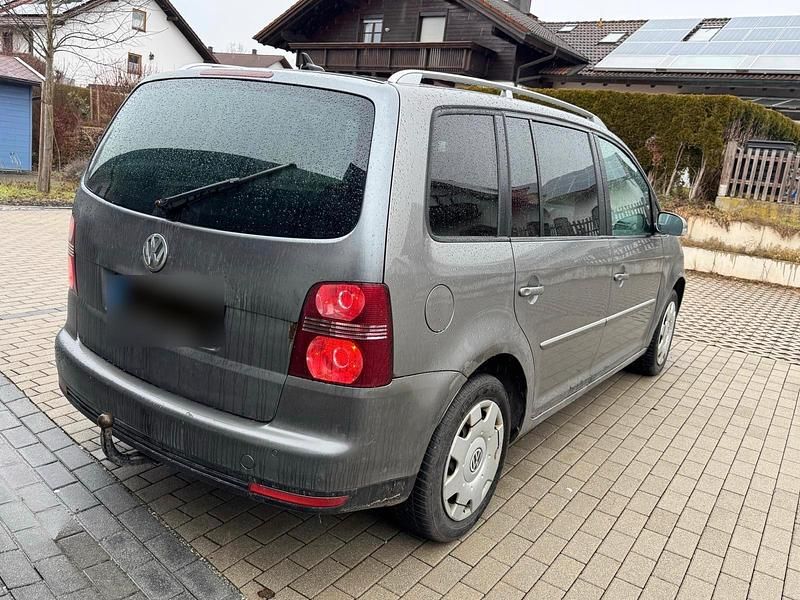 Gebraucht VW Touran 140 PS (102 kW) 2007 Grau Van / Kleinbus
