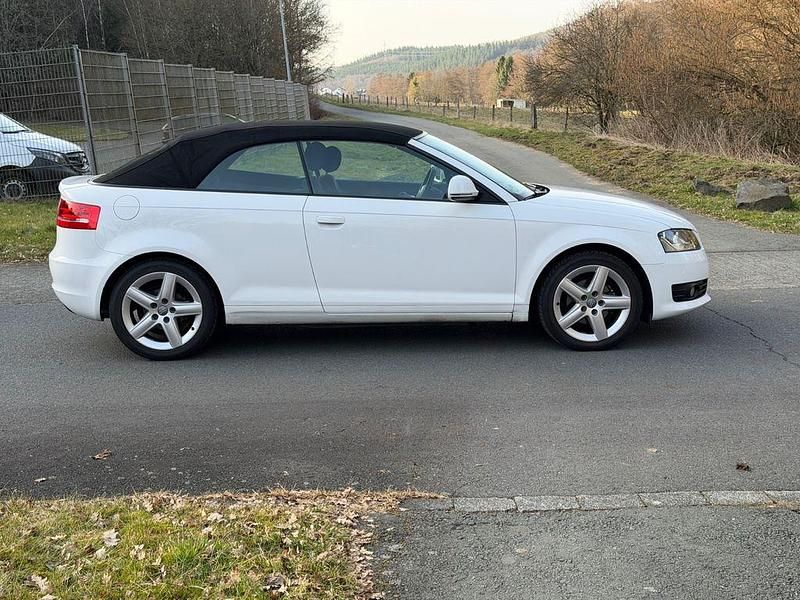 Gebraucht Audi A3 Cabriolet Attraction 102 PS (75 kW) 2009 Weiß Cabrio