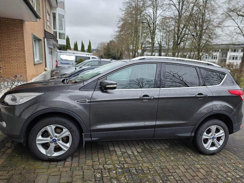 Gebraucht Ford Kuga 150 PS (110 kW) 2015 Grau SUV
