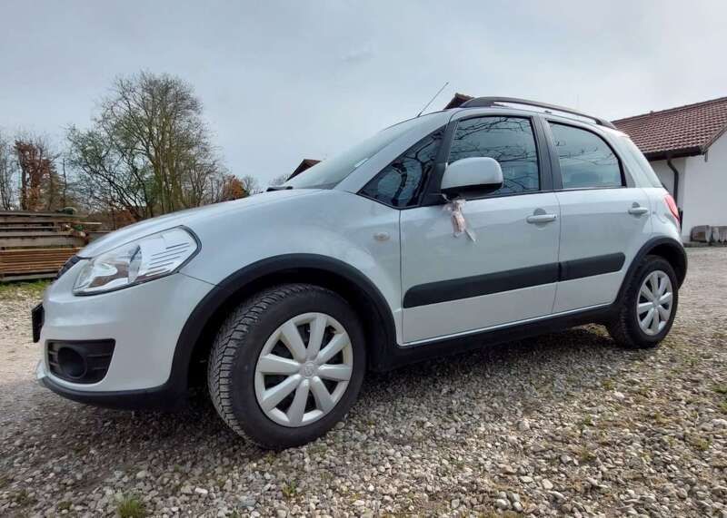 Weiß Gebraucht 2014 Suzuki SX4 Style Limousine | 6.300 € (Guter Preis) - Bild 1/4