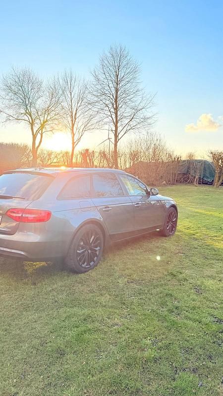 Gebraucht Audi A4 177 PS (130 kW) 2012 Grau Kombi