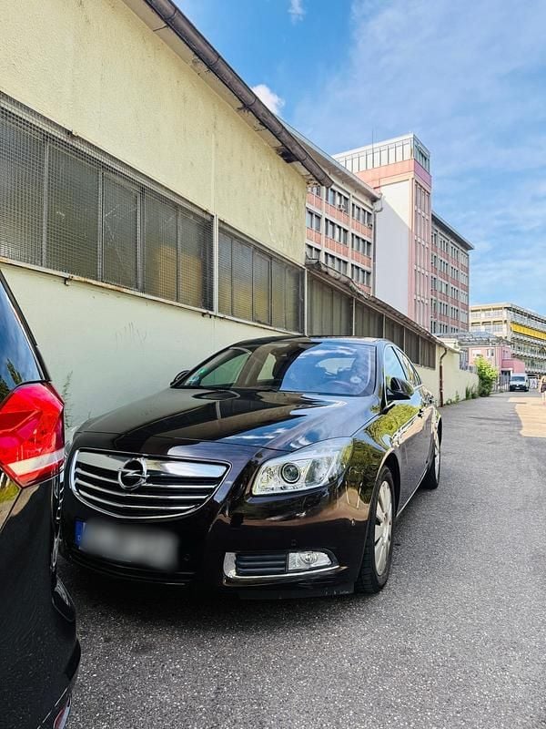 Braun Gebraucht 2011 Opel Insignia Limousine | 7.200 € (Fairer Preis) - Bild 1/4