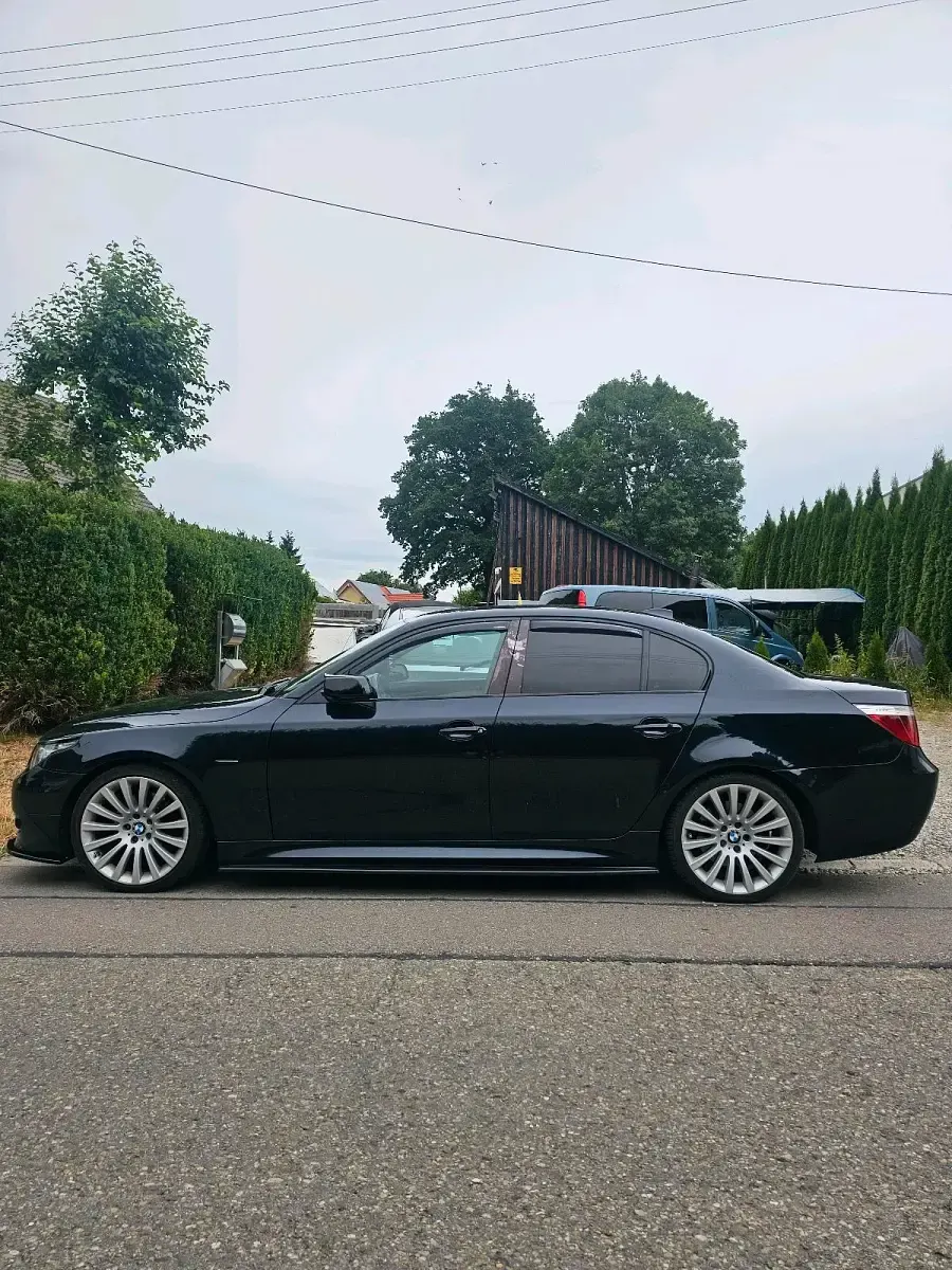 Gebraucht BMW 520 177 PS (130 kW) 2008 Schwarz Limousine