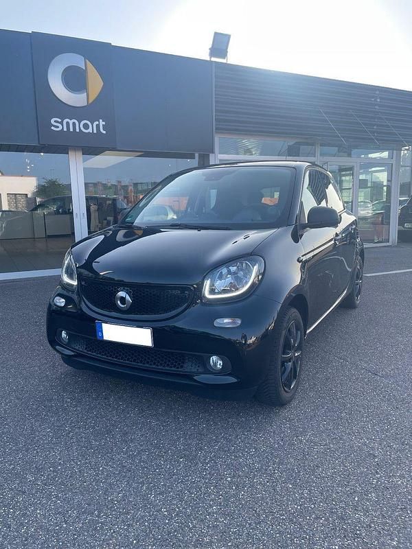 Schwarz Gebraucht 2016 Smart ForFour Passion Kleinwagen | 8.700 € (Fairer Preis) - Bild 1/4