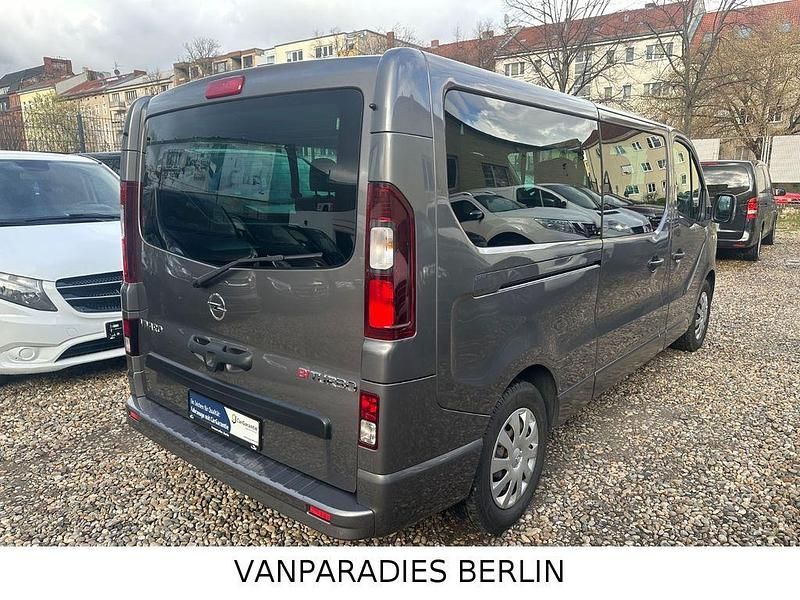 Gebraucht Opel Vivaro 125 PS (91 kW) 2016 Grau Van / Kleinbus