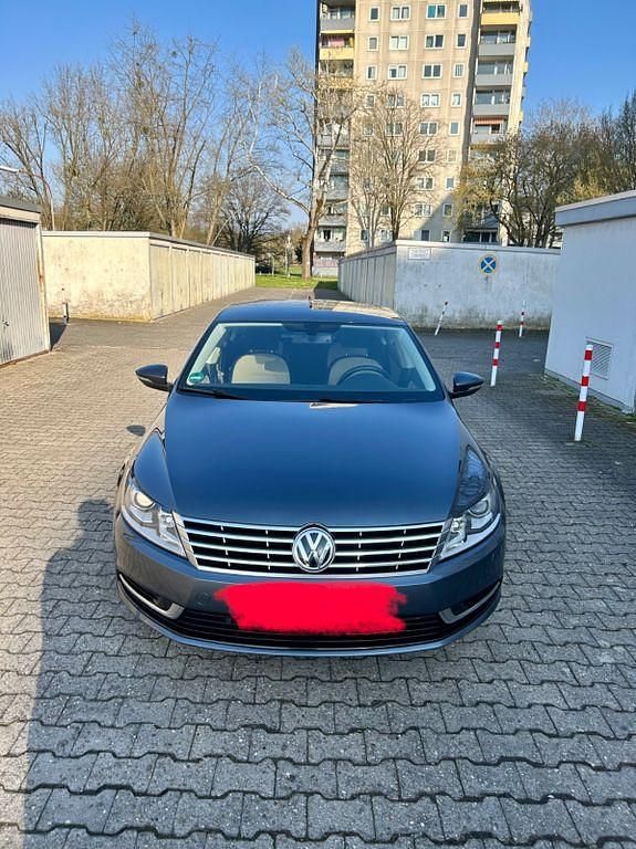 Second-hand VW Passat 140 CP (102 kW) 2014 Gri Berlinǎ