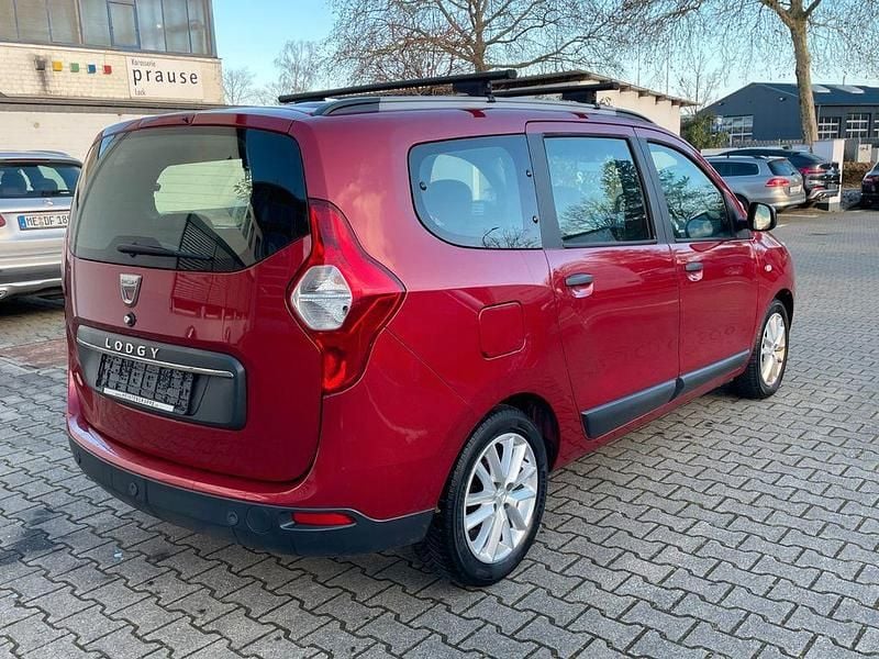 Gebraucht Dacia Lodgy 116 PS (85 kW) 2020 Rot Van / Kleinbus