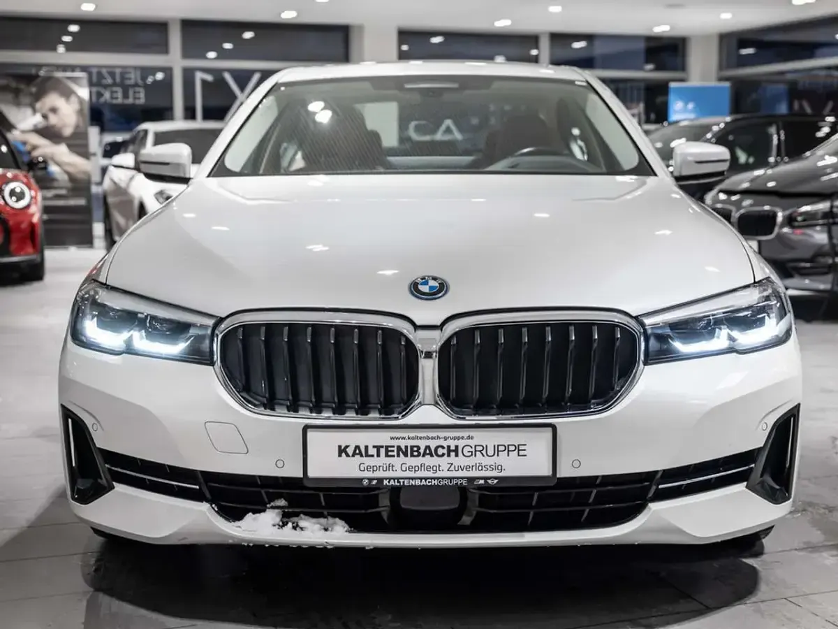 Gebraucht BMW 530e Performance 292 PS (214 kW) 2022 Weiß Limousine