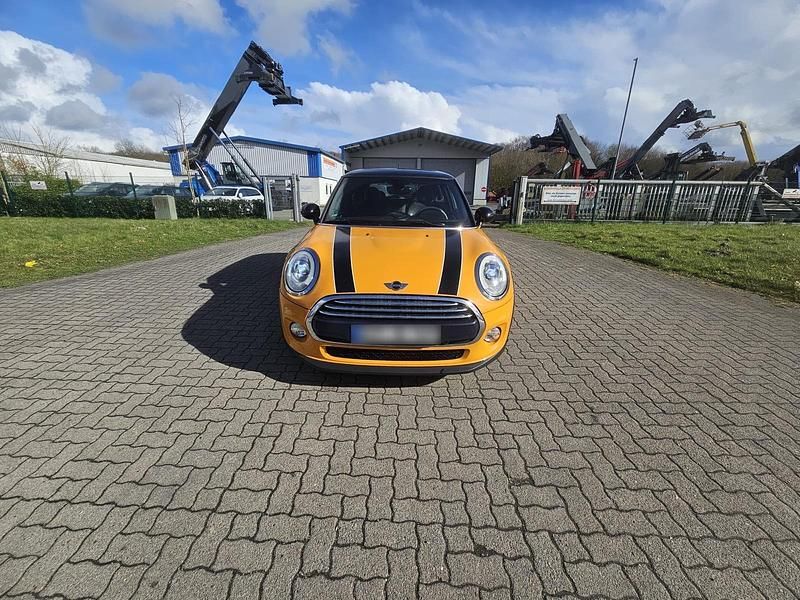 Second-hand Mini Cooper D 116 CP (85 kW) 2015 Portocaliu Hatchback
