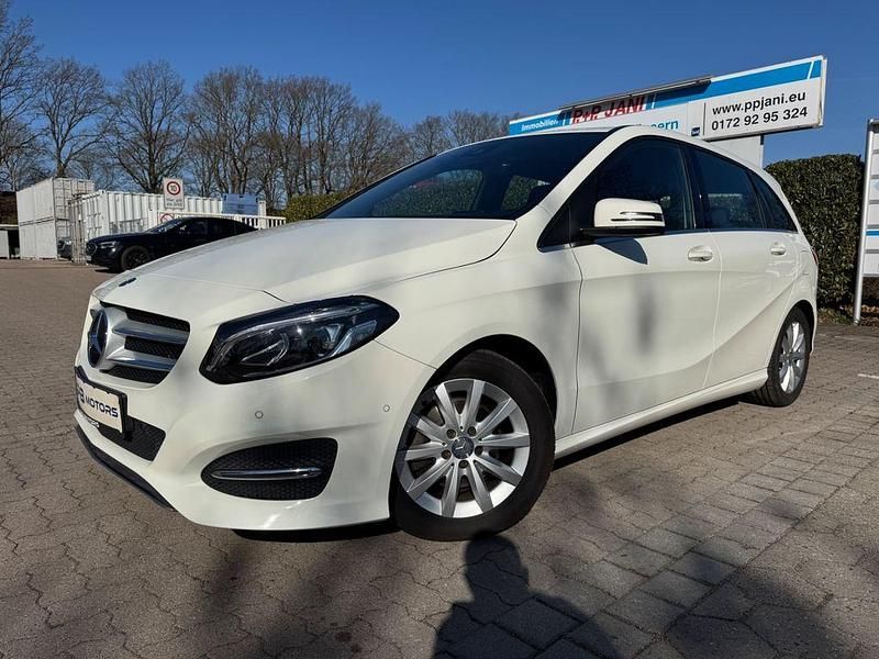 Gebraucht Mercedes B180 122 PS (89 kW) 2016 Weiß Van / Kleinbus