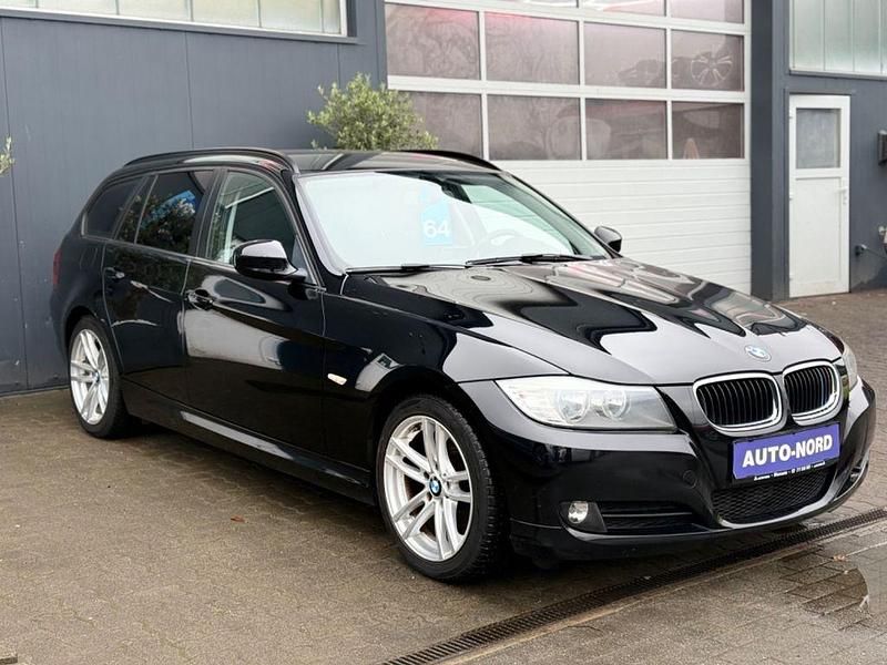 Schwarz Gebraucht 2011 BMW 316 Kombi | 7.990 € - Bild 1/3
