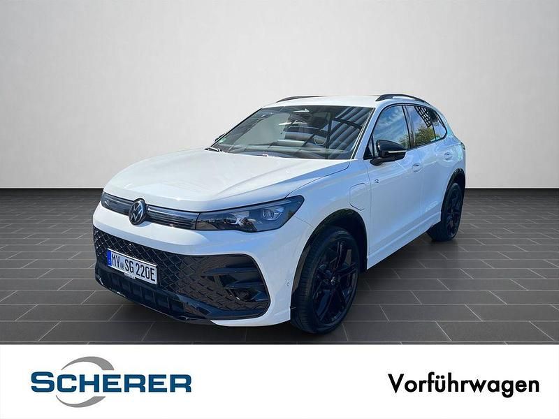 Pure white Gebraucht 2025 VW Tiguan R-line SUV | 47.780 € (Fairer Preis) - Bild 1/4