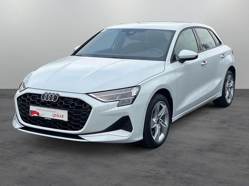 Gebraucht Audi A3 Advanced Plus 150 PS (110 kW) 2024 Gletscherweiß metallic Limousine