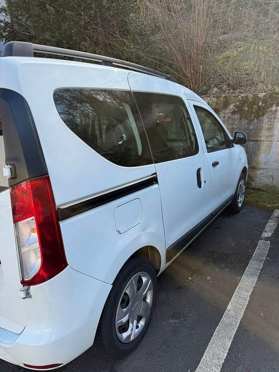 Gebraucht Dacia Dokker Lauréate 116 PS (85 kW) 2014 Weiß Van / Kleinbus