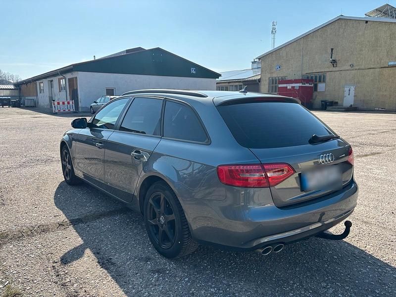 Gebraucht Audi A4 150 PS (110 kW) 2014 Grau Kombi