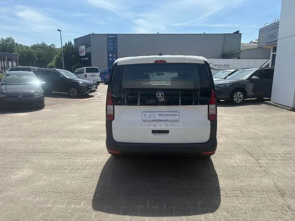 Gebraucht VW Caddy 102 PS (75 kW) 2023 Weiß Van / Kleinbus