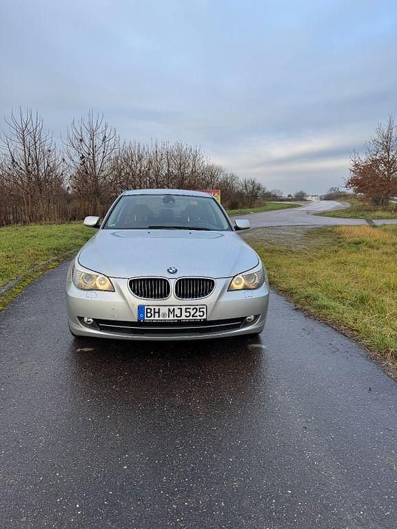 Silber Gebraucht 2007 BMW 525 Advantage Limousine | 8.600 € (Etwas zu teuer) - Bild 1/4