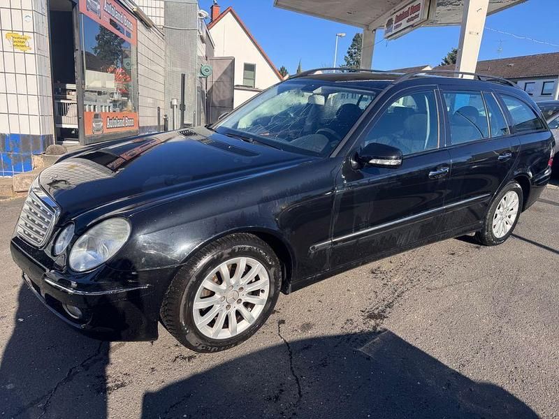 Gebraucht Mercedes E220 170 PS (125 kW) 2007 Schwarz Kombi