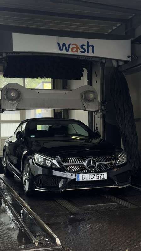 Schwarz Gebraucht 2017 Mercedes C220 AMG line Cabrio | 25.400 € (Guter Preis) - Bild 1/4