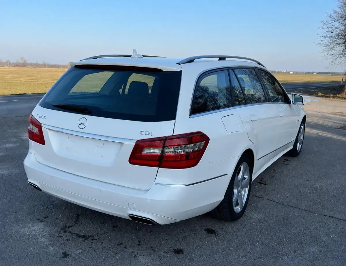 Gebraucht Mercedes E350 Avantgarde 258 PS (189 kW) 2012 Weiß Kombi
