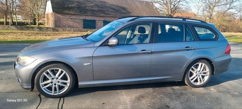 Gebraucht BMW 318 143 PS (105 kW) 2008 Grau Kombi