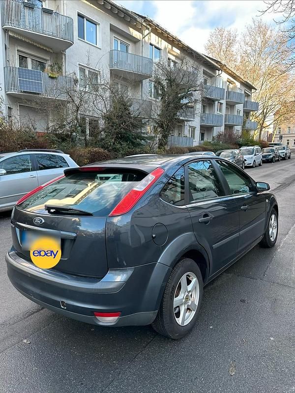 Gebraucht Ford Focus 100 PS (73 kW) 2006 Schwarz Limousine