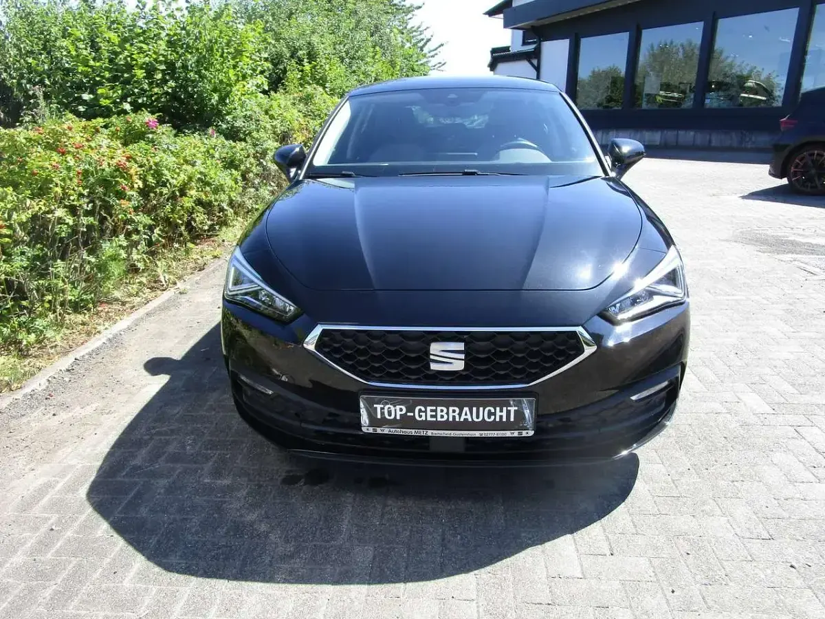 Gebraucht Seat Leon Style 116 PS (85 kW) 2021 Mitternachtsschwarz Limousine