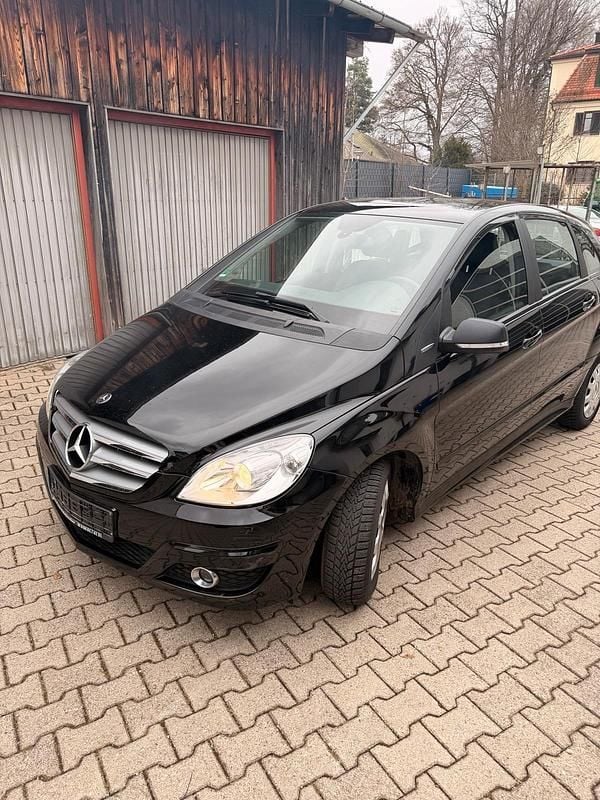 Gebraucht Mercedes B180 116 PS (85 kW) 2009 Schwarz Van / Kleinbus