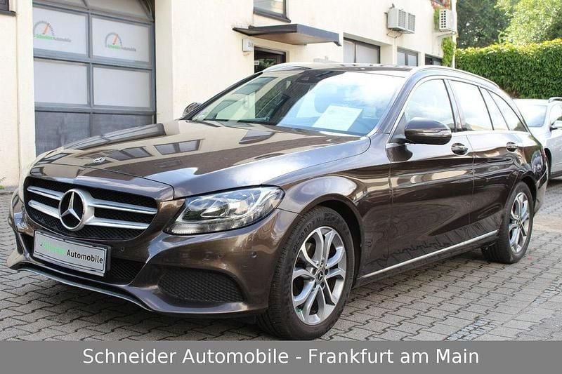 Braun Gebraucht 2017 Mercedes C180 Limousine | 14.900 € (Guter Preis) - Bild 1/4