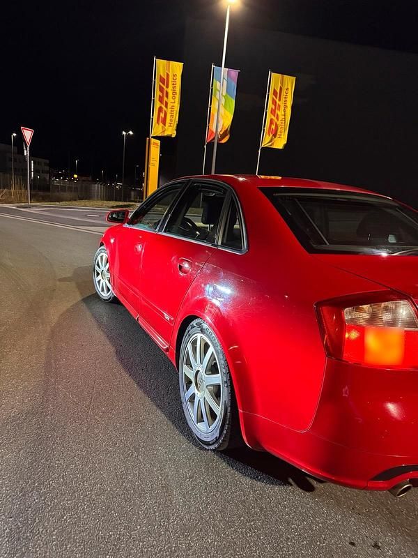 Gebraucht Audi A4 220 PS (161 kW) 2006 Rot Limousine