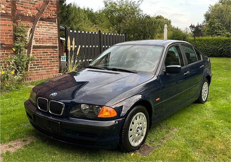 Blau Gebraucht 1999 BMW 316 Limousine | 2.800 € - Bild 1/4