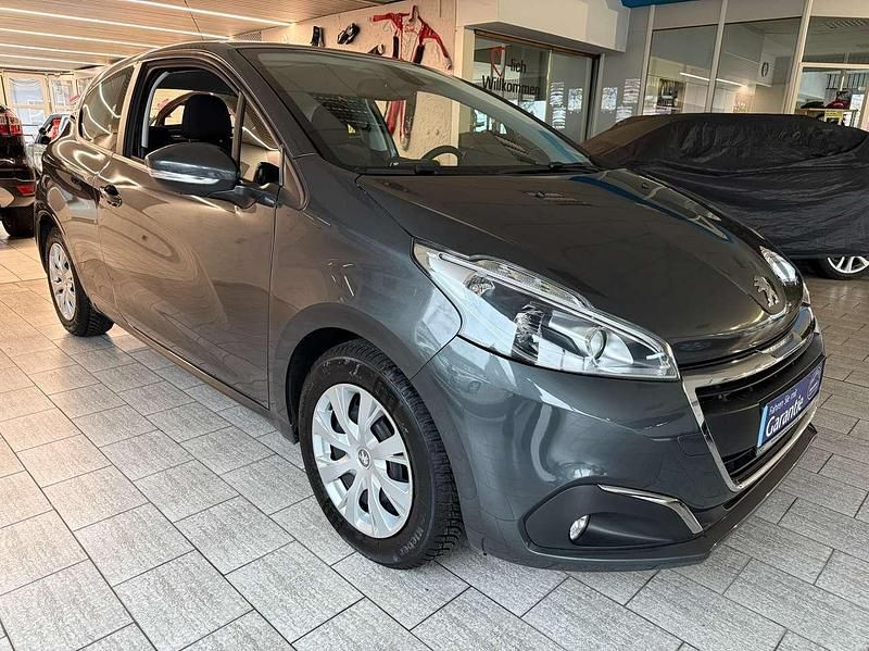 Gebraucht Peugeot 208 Active 82 PS (60 kW) 2017 Shark  grau Kleinwagen