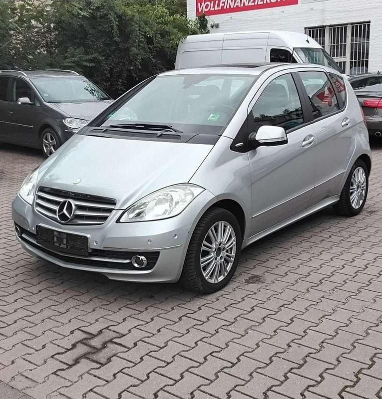 Silber Gebraucht 2010 Mercedes A180 Kleinwagen | 4.950 € (Fairer Preis) - Bild 1/4