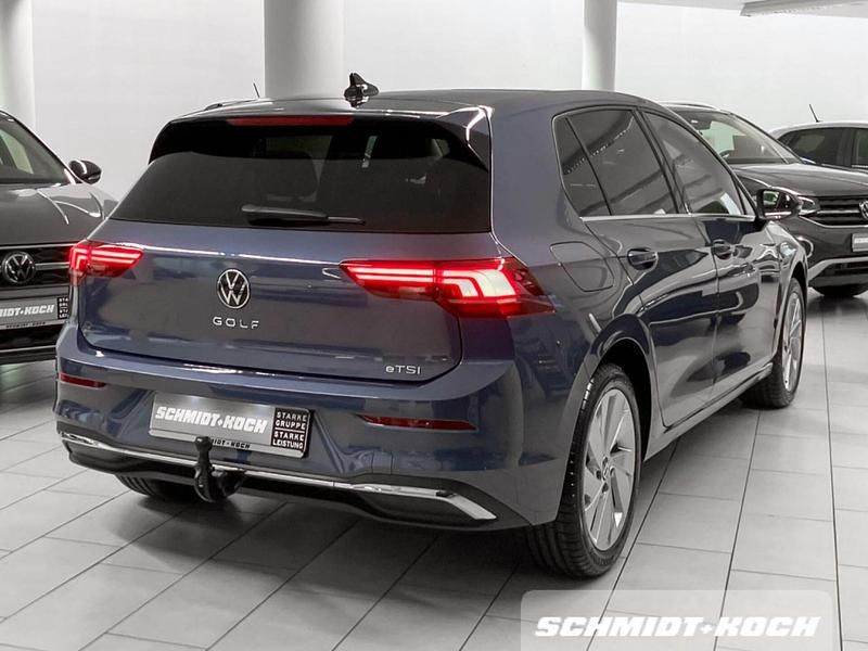 Gebraucht VW Golf VIII Style 150 PS (110 kW) 2025 Blau Limousine