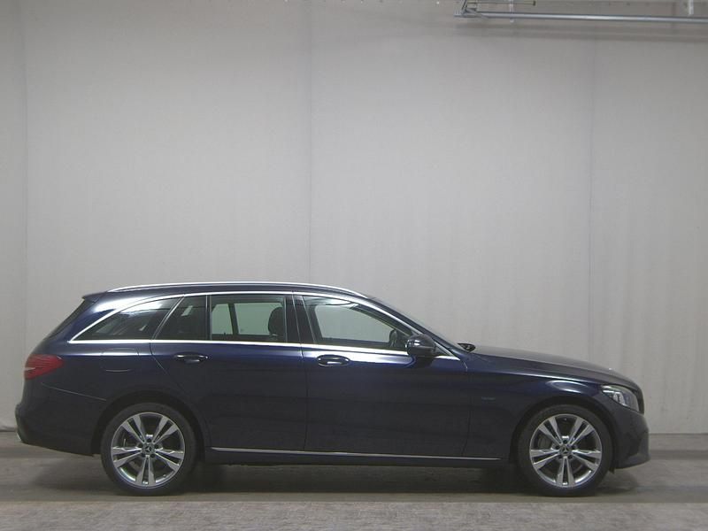 Blau Gebraucht 2020 Mercedes C300e Avantgarde Kombi | 18.480 € (Superpreis) - Bild 1/4
