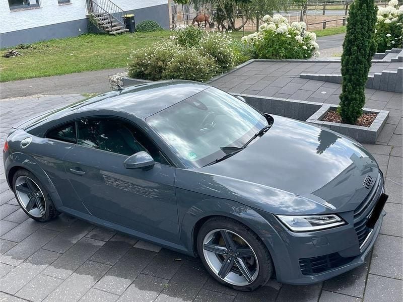 Grau Gebraucht 2015 Audi TT Ambiente Coupé | 22.500 € (Fairer Preis) - Bild 1/4