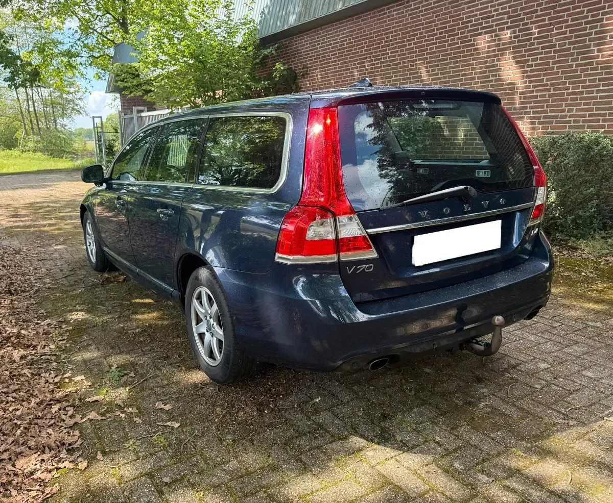 Używany Volvo V70 181 KM (133 kW) 2014 Niebieski Kombi