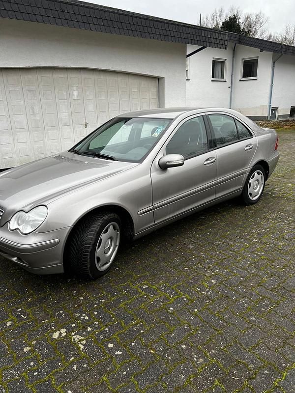 Gebraucht Mercedes C240 Elegance 170 PS (125 kW) 2004 Grau Limousine