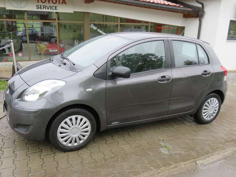 Grey metallic Gebraucht 2009 Toyota Yaris Cool Kleinwagen | 3.999 € (Fairer Preis) - Bild 1/4