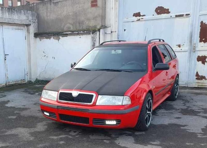 Rot Gebraucht 2001 Skoda Octavia Kleinwagen | 1.290 € (Guter Preis) - Bild 1/4