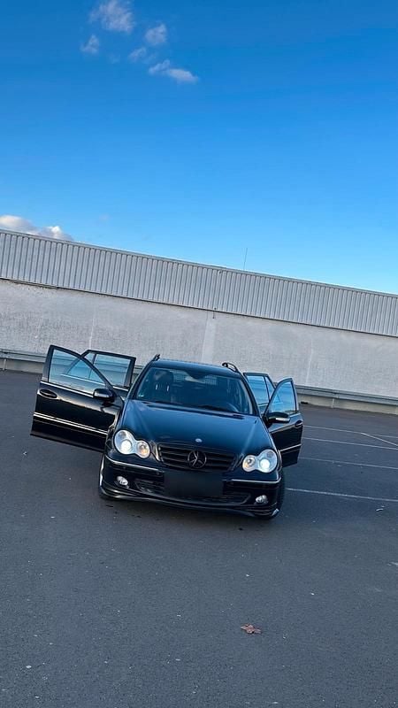 Gebraucht Mercedes C320 Avantgarde 224 PS (164 kW) 2005 Schwarz Kombi
