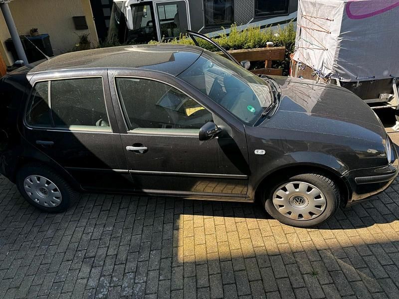 Gebraucht VW Golf IV 75 PS (55 kW) 2003 Schwarz Kleinwagen
