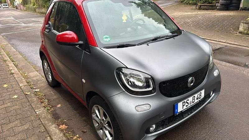 Grau Gebraucht 2019 Smart ForTwo Cabrio Cabrio | 11.450 € (Superpreis) - Bild 1/3