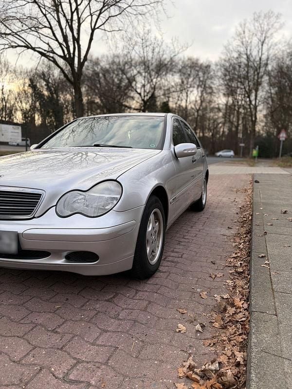 Gebraucht Mercedes C200 116 PS (85 kW) 2003 Silber Limousine