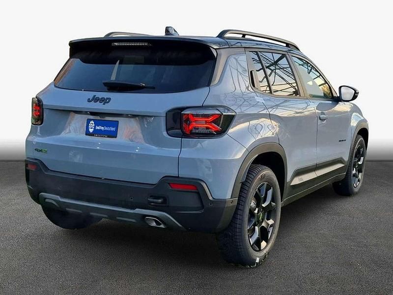 Neu Jeep Avenger Overland 136 PS (100 kW) 2025 Grau SUV
