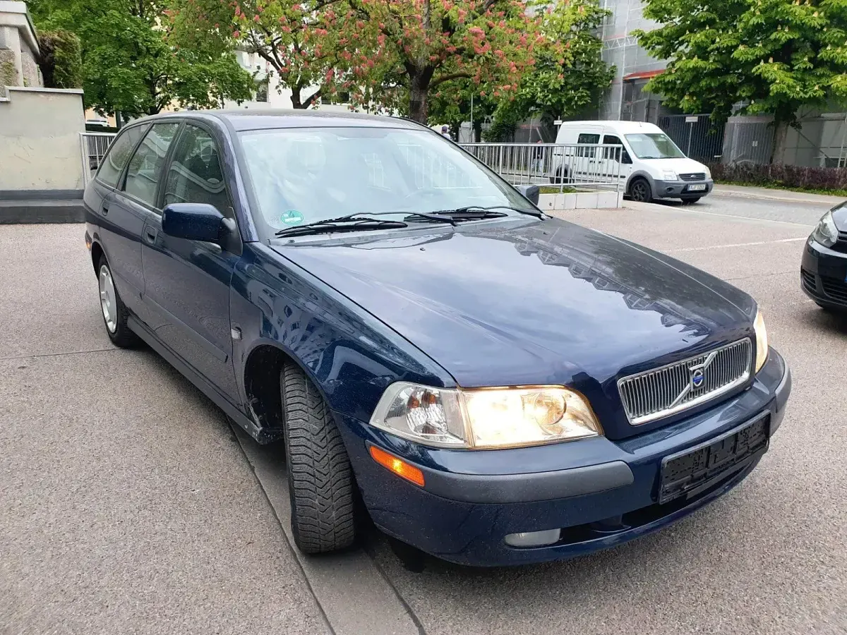 Occasion Volvo V40 122 ch (89 kW) 2000 Bleue Break