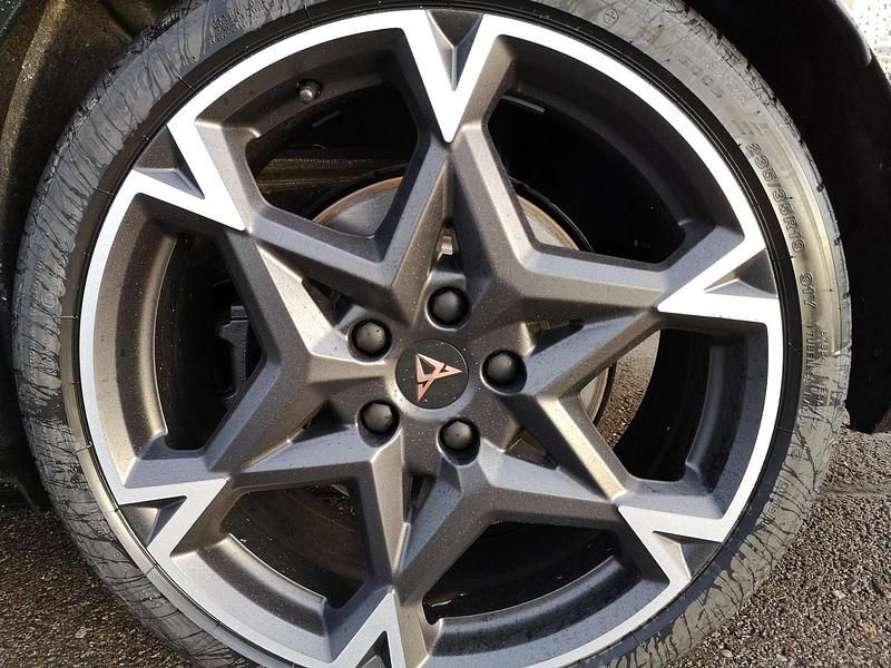 Neu Cupra Leon VZ 400 PS (294 kW) 2025 Midnightschwarz metallic Kombi