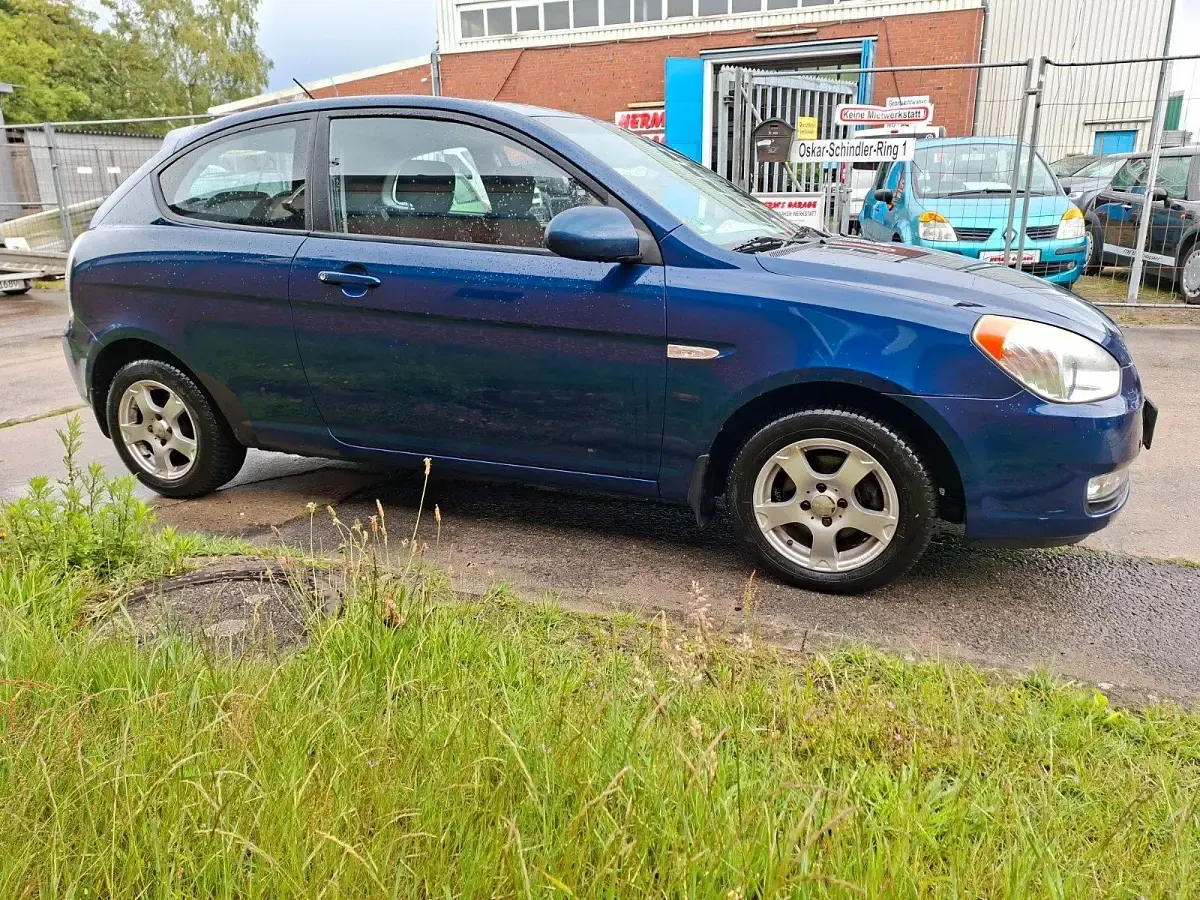 Gebraucht Hyundai Accent 96 PS (70 kW) 2007 Blau Coupé