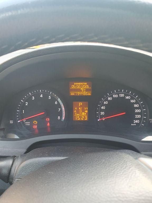 Gebraucht Toyota Avensis Multidrive S 147 PS (108 kW) 2013 Silber Kombi